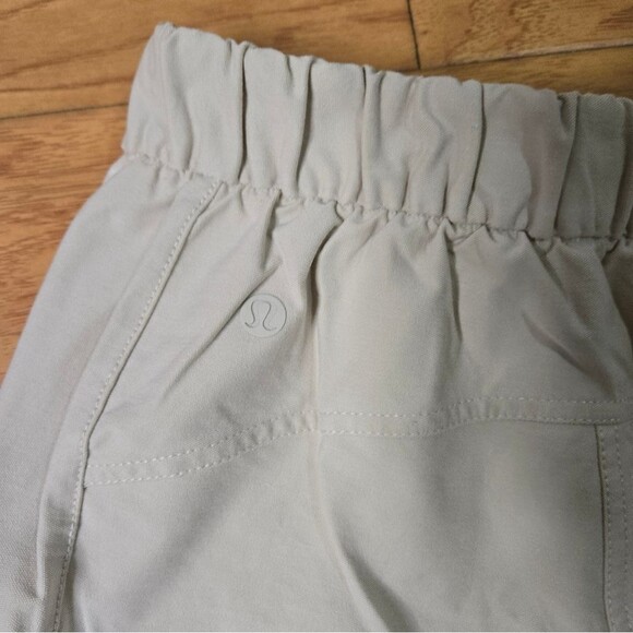 Lululemon Light Utilitech Cargo Pocket High-Rise Pant in Natural Ivory Size 24 - Picture 12 of 12